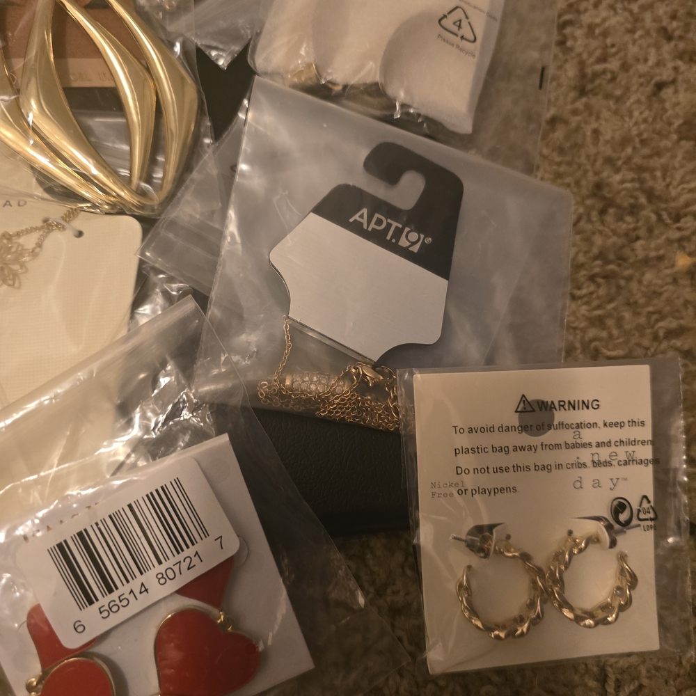 Fashion Jewelry Bundle - Picture 3 of 6